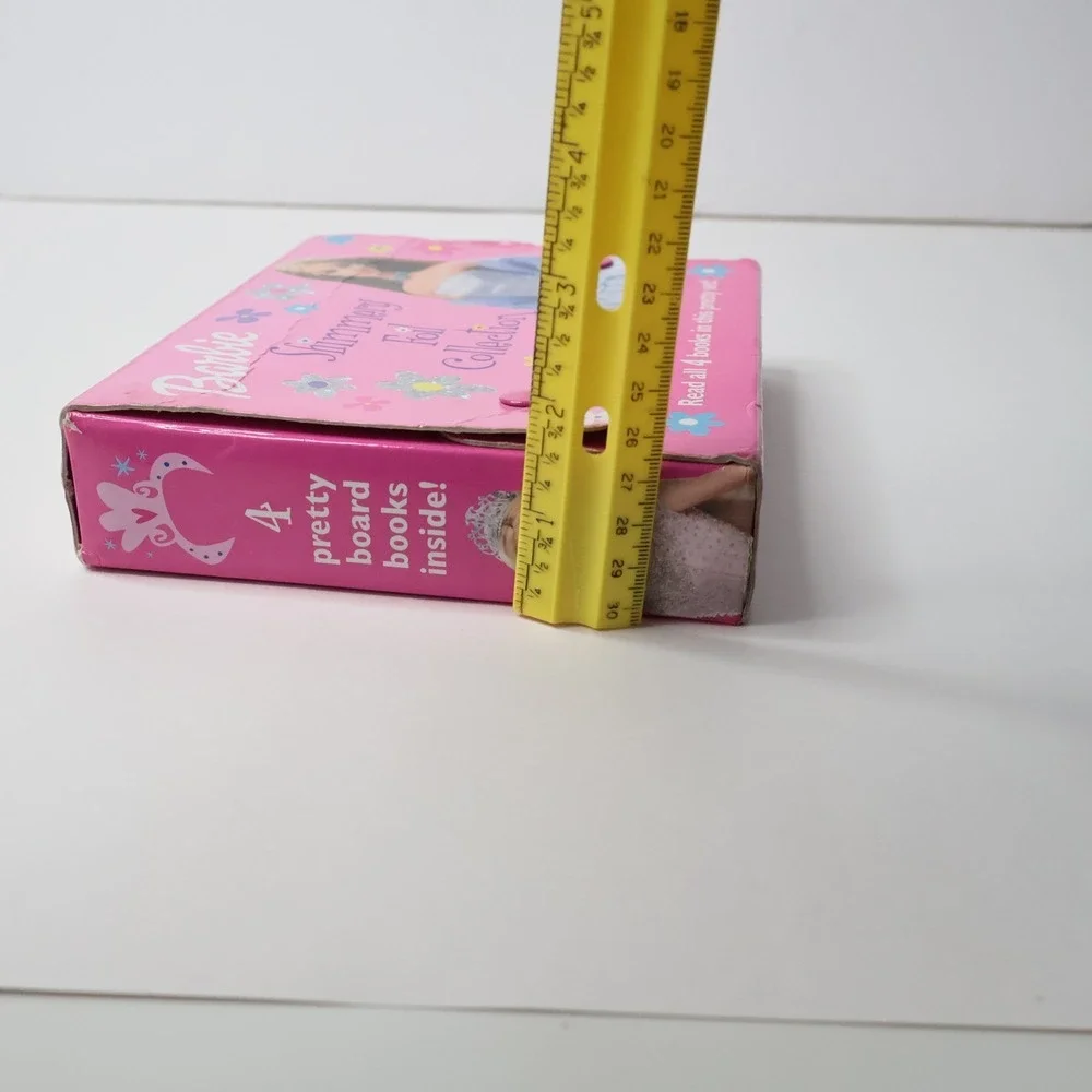 VTG Barbie Shimmery Foil Collection 4 Board Book Set & Carrying Case 2004 Mattel